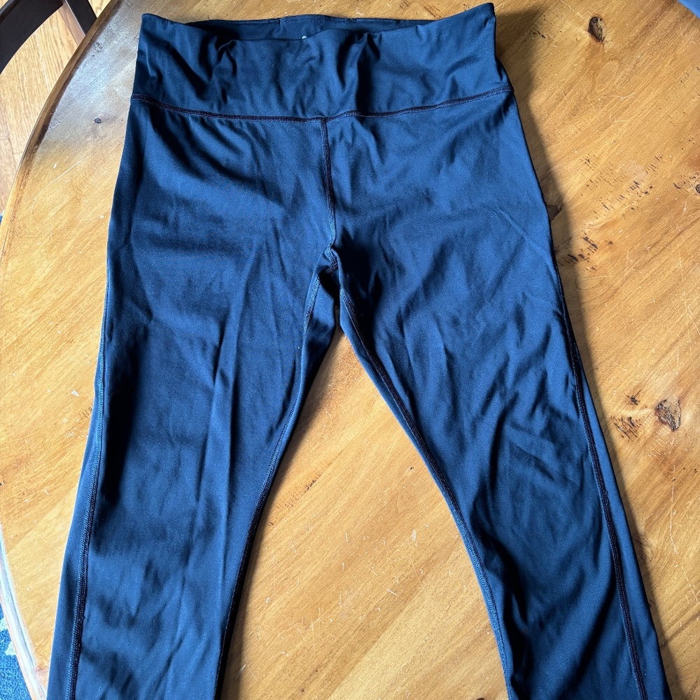Athleta Black Ultimate Stash Pocket Capri - Large